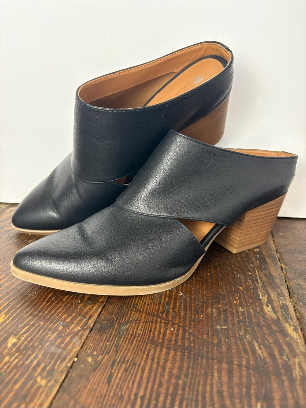 Dolce Vita Women’s Mase Black Pointed-Heel Mules Size 9